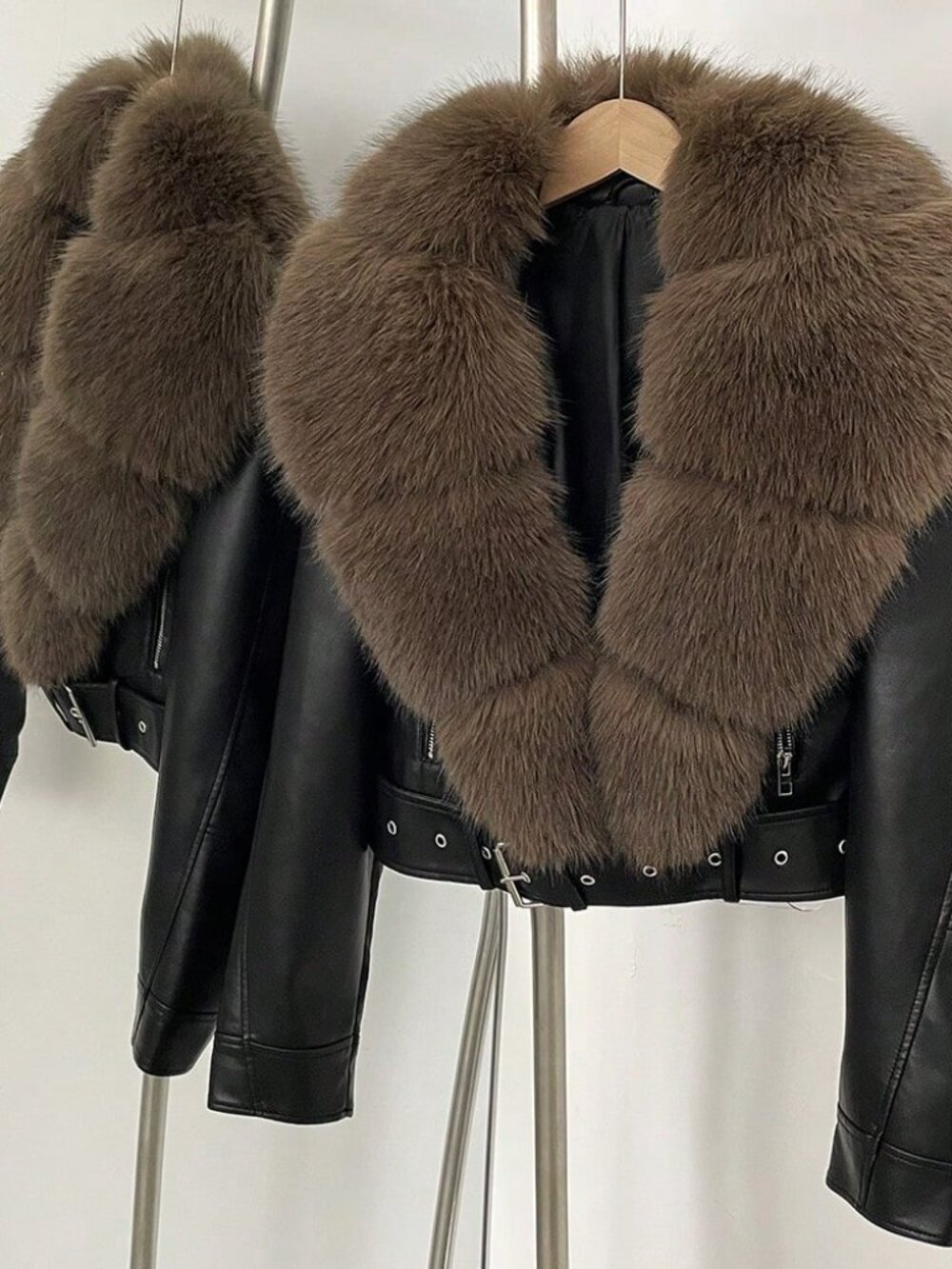 Black Casual Women's Jacket With Faux Fur Collar - Picture 4 of 6